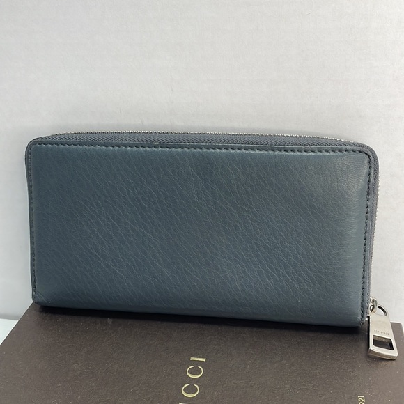 Authentic soho GUCCI gray leather wallet with Box, card, book and COA - Picture 4 of 15